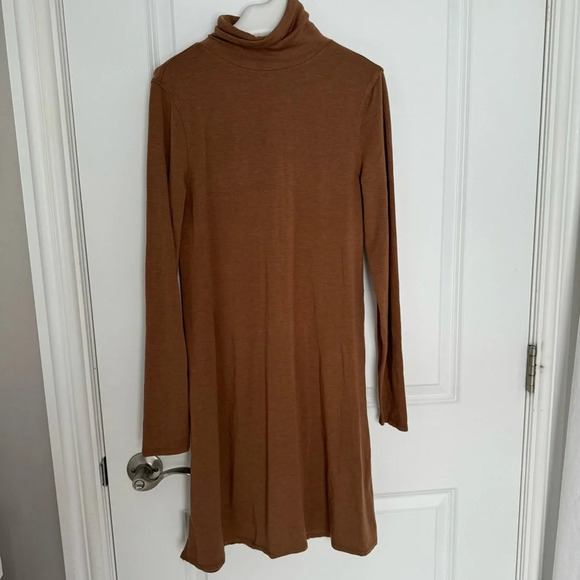 Kit and Ace Turtleneck Dress XS - Picture 5 of 11